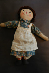 Image of the original Raggedy Ann doll from 1915.