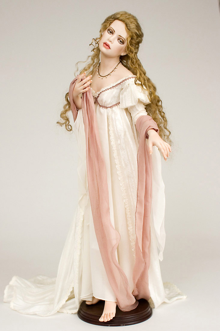 Photo full view of Eve porcelain art doll by Francirek and Oliveira