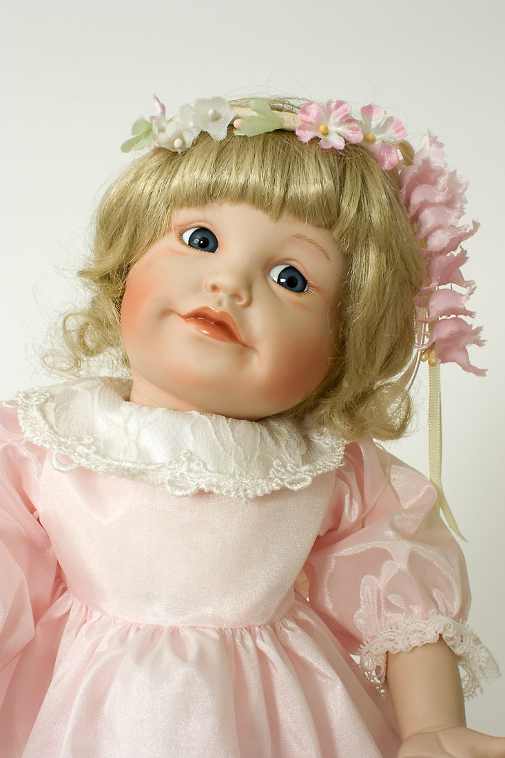 Dolls :: Collectible Dolls :: Suzanne