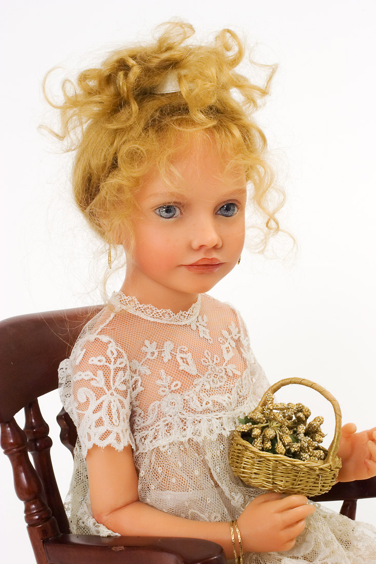 Paule 2 - no.27 of 35 - resin limited edition art doll by Heloise