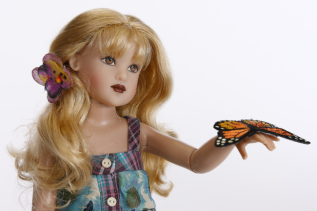 Piper Chasing Butterflies Vinyl Limited Edition Collectible Doll By