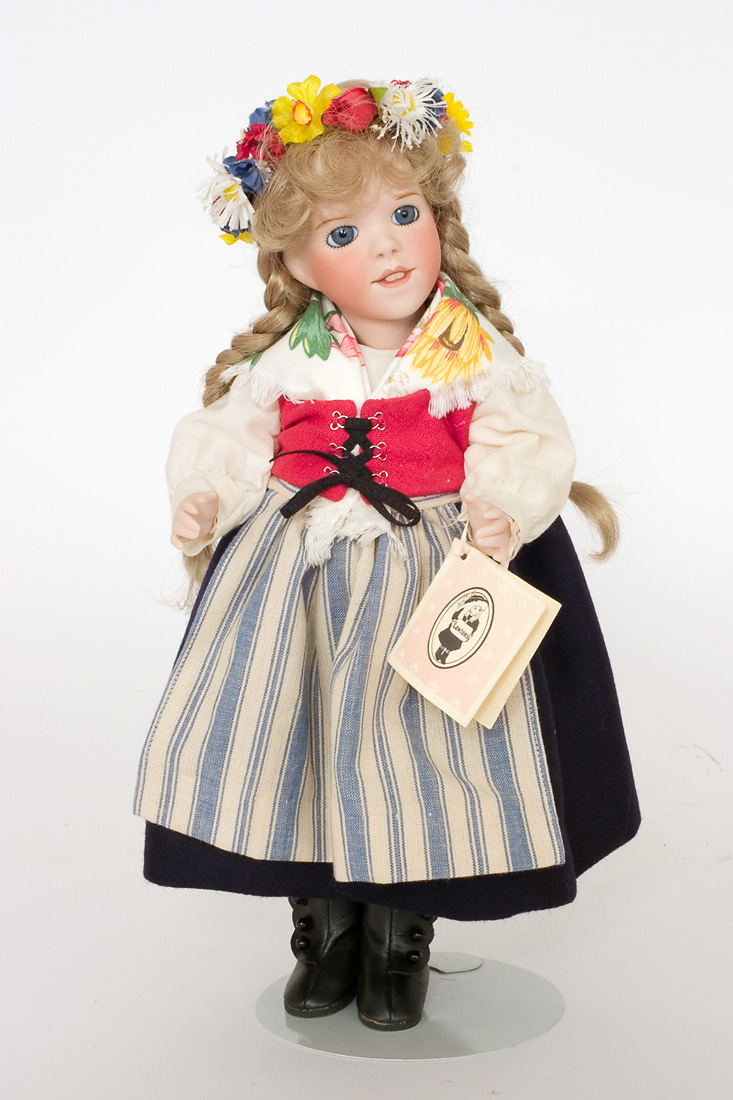 Midsommar Sweden - porcelain limited edition collectible doll by Wendy ...