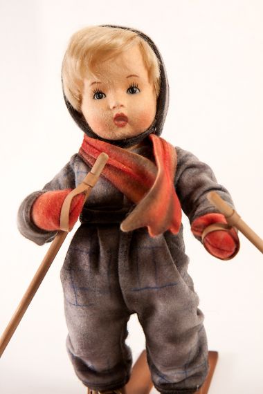 Detail image of Hummel Skier felt doll by R John Wright