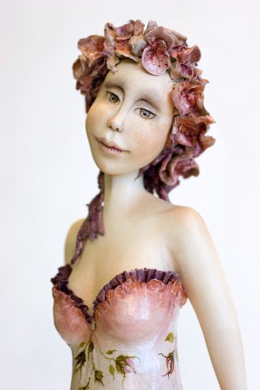 Llorna - collectible one of a kind paperclay art doll by doll artist Yvonne Flipse.