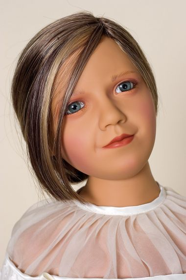 Laura - collectible limited edition vinyl art doll by doll artist Philip Heath.
